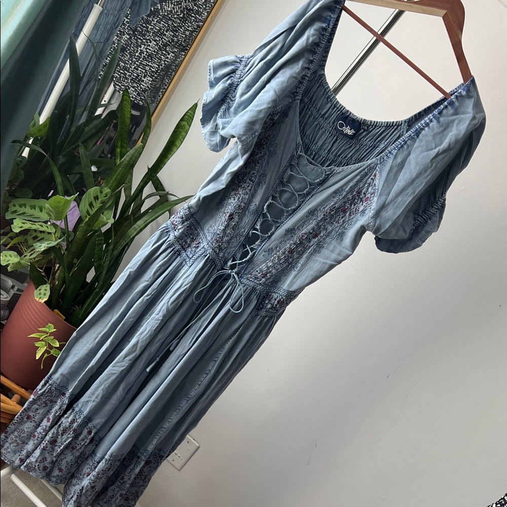 Elegant Blue Lace-Up Maxi Dress
